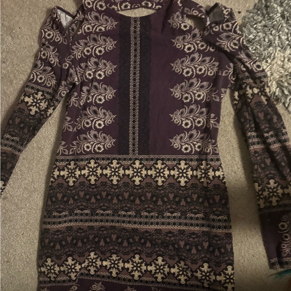 Free People Boho Mini Long Sleeve Tight Patterned Dress w/ Peekaboo back! - Picture 3 of 6